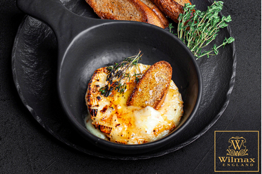 BAKED CAMEMBERT WITH THYME AND TOAST BAKED CAMEMBERT WITH THYME AND TOAST